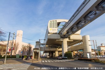 泉体育館駅