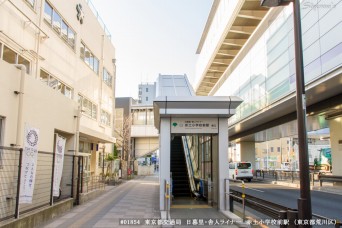 赤土小学校前駅